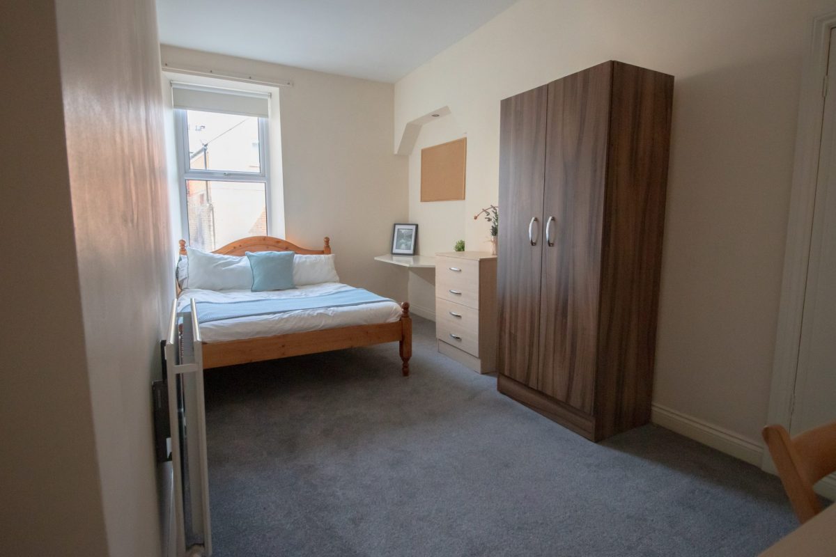 6 Bedroom Flat To Let in Jesmond